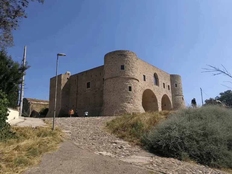 Bernalda, il borgo che non ti aspetti